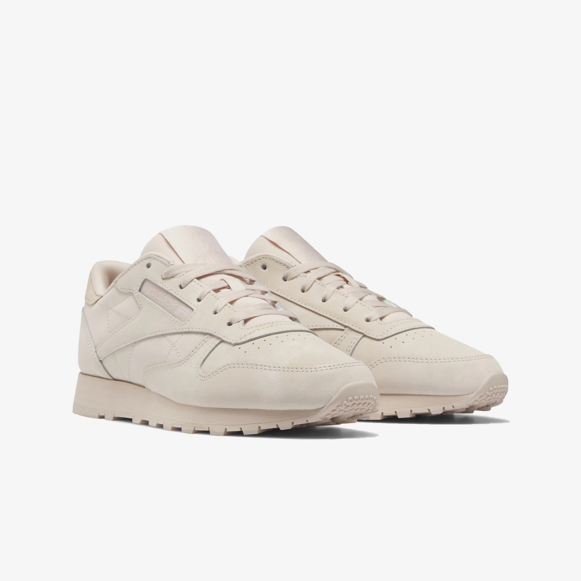 Reebok | CLASSIC LEATHER  { SOFT ECRU